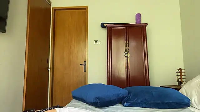 kittycat4you online show from 01-14-26, 05:11