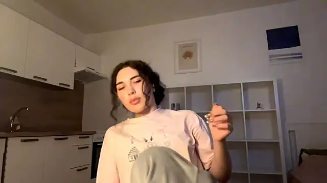 Snapshot of runawyin chatting on 07-18-26, 06:27 runawyin online show from 07-18-26, 06:27