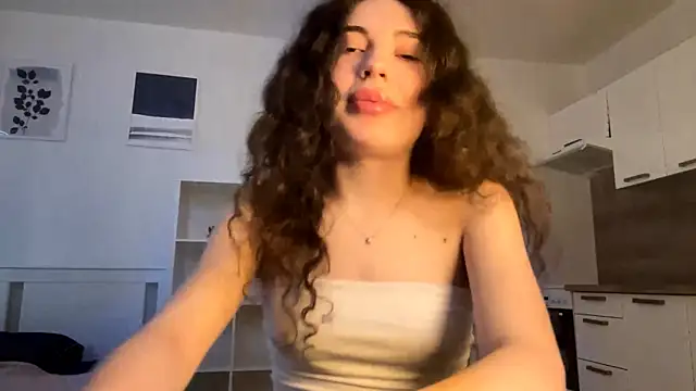 Snapshot of runawyin chatting on 08-08-26, 05:09 runawyin online show from 08-08-26, 05:09