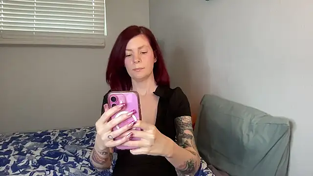 Snapshot of LylaFrost chatting on 07-24-26, 01:01 LylaFrost online show from 07-24-26, 01:01