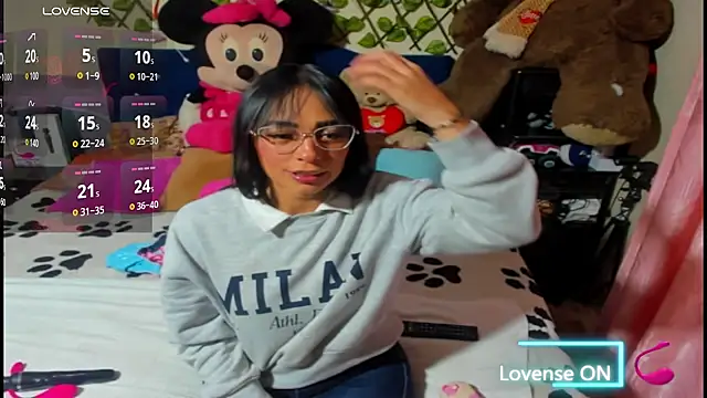 Snapshot of Dulce_marii chatting on 06-30-26, 11:27 Dulce marii online show from 06-30-26, 11:27