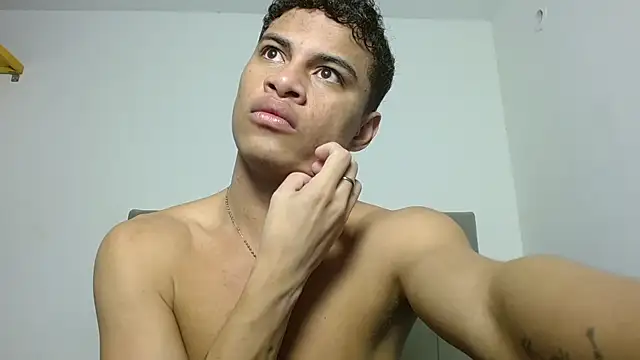 Jose And Daniel online show from 08-07-26, 01:44