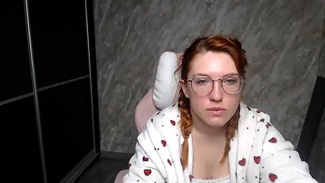 Reginasmilee online show from 02-21-26, 01:40