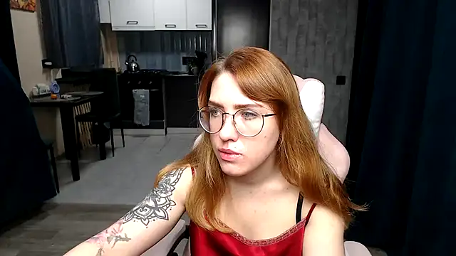 Reginasmilee online show from 11-23-25, 01:37