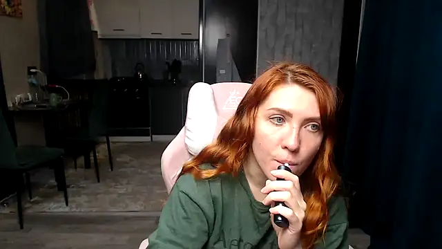 Reginasmilee online show from 04-10-26, 02:40