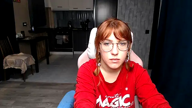 Snapshot of Reginasmilee chatting on 10-12-25, 11:39 Reginasmilee online show from 10-12-25, 11:39