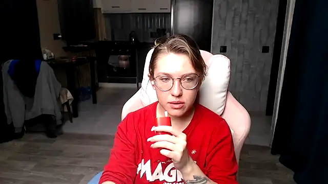 Snapshot of Reginasmilee chatting on 09-21-25, 11:43 Reginasmilee online show from 09-21-25, 11:43