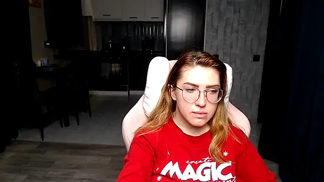 Reginasmilee online show from 11-30-25, 01:39