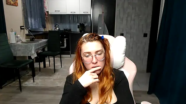 Snapshot of Reginasmilee chatting on 04-20-26, 02:51 Reginasmilee online show from 04-20-26, 02:51