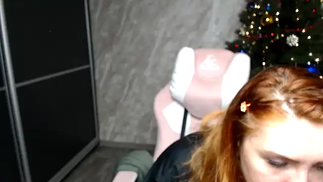 Reginasmilee online show from 12-20-25, 02:58