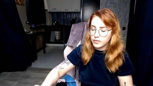 Snapshot of Reginasmilee chatting on 10-22-25, 11:25 Reginasmilee online show from 10-22-25, 11:25