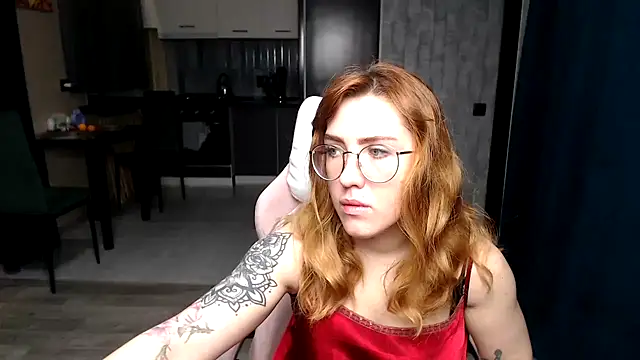 Reginasmilee online show from 11-22-25, 04:00