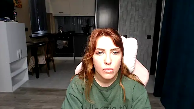 Snapshot of Reginasmilee chatting on 10-09-25, 07:31 Reginasmilee online show from 10-09-25, 07:31