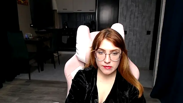 Reginasmilee online show from 11-12-25, 05:44