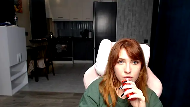 Snapshot of Reginasmilee chatting on 10-08-25, 04:19 Reginasmilee online show from 10-08-25, 04:19