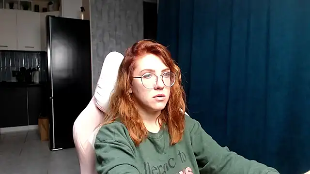 Snapshot of Reginasmilee chatting on 10-01-25, 02:49 Reginasmilee online show from 10-01-25, 02:49