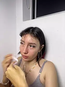 im lizzy17 online show from 07-04-26, 06:09