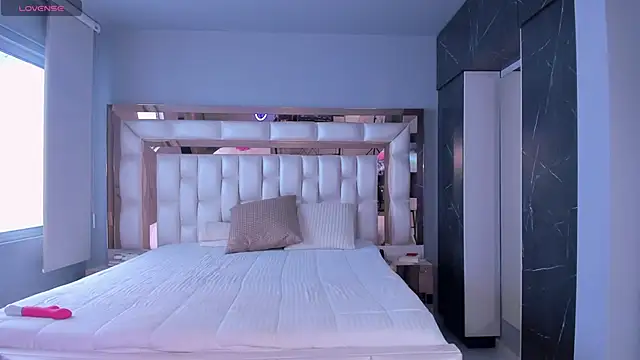 SarahPreston online show from 03-12-25, 06:32