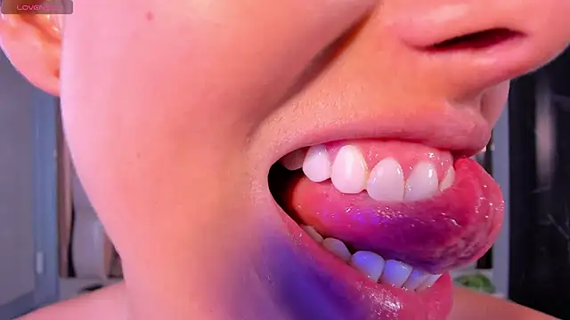 SarahPreston online show from 02-25-25, 04:04