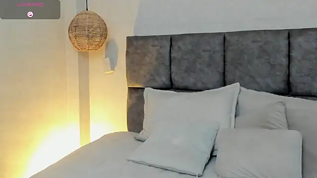 vera  lux online show from 08-04-26, 12:31