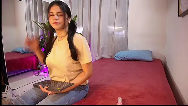 Snapshot of Kim_lowel chatting on 06-27-26, 07:53 Kim lowel online show from 06-27-26, 07:53