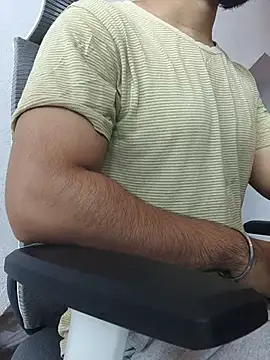 Snapshot of 8inch_hunk19 chatting on 07-21-26, 06:04 8inch hunk19 online show from 07-21-26, 06:04