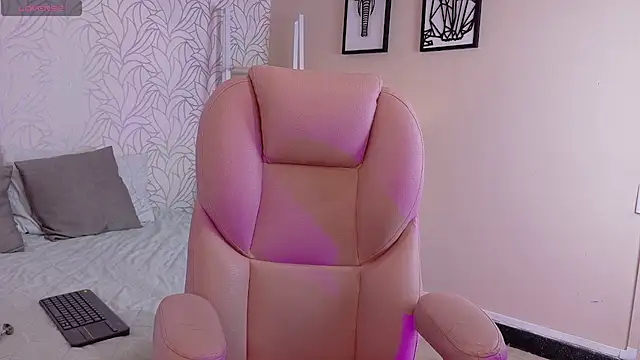 Snapshot of Bianca_gold chatting on 06-25-26, 05:12 Bianca gold online show from 06-25-26, 05:12