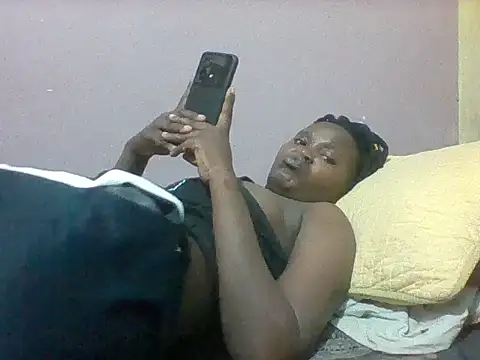 Snapshot of mislover chatting on 07-22-26, 07:43 mislover online show from 07-22-26, 07:43
