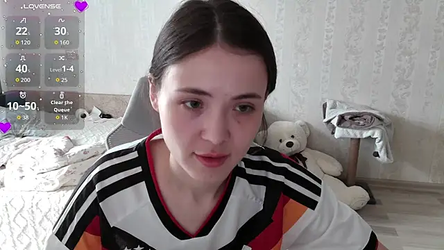 Snapshot of Lunni_03 chatting on 07-18-26, 02:03 Lunni 03 online show from 07-18-26, 02:03