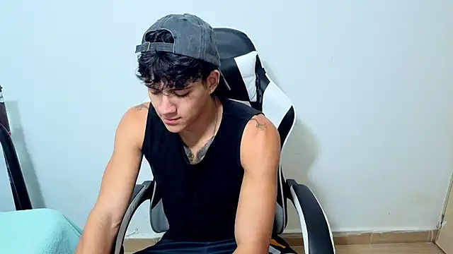 Noah  Dick online show from 08-05-26, 01:10