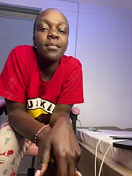 Milo 000 online show from 06-24-26, 05:11