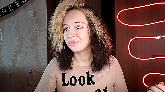 Snapshot of ElianaFox_ chatting on 07-09-26, 08:37 ElianaFox online show from 07-09-26, 08:37