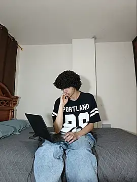 Snapshot of Rxven_ chatting on 07-17-26, 04:43 Rxven online show from 07-17-26, 04:43