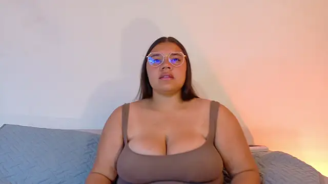 Layla-Hott online show from 06-30-26, 12:38