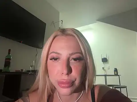 Snapshot of MargotRubi chatting on 06-28-26, 06:41 MargotRubi online show from 06-28-26, 06:41
