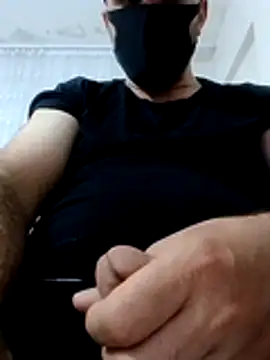 Snapshot of demiirr34 chatting on 07-13-26, 01:05 demiirr34 online show from 07-13-26, 01:05