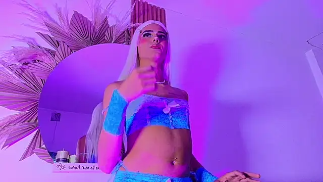 chloe thundert online show from 07-12-26, 08:26