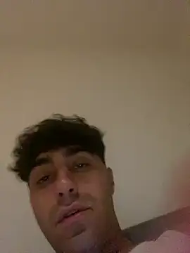 Snapshot of alessio2026xx chatting on 07-16-26, 08:17 alessio2026xx online show from 07-16-26, 08:17