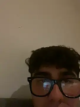 Snapshot of alessio2026xx chatting on 07-10-26, 12:54 alessio2026xx online show from 07-10-26, 12:54