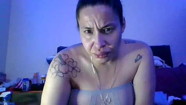 imisamoore69 online show from 11-17-25, 07:34