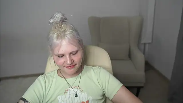 EstherFilteau online show from 07-03-26, 11:50