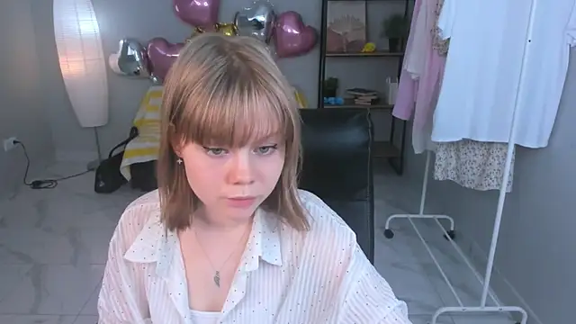 Snapshot of Kim_Adams_ chatting on 07-04-26, 09:59 Kim Adams online show from 07-04-26, 09:59