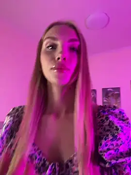 BellaSwan- online show from 07-06-26, 07:15