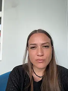 Luxyvibes online show from 07-31-26, 01:54