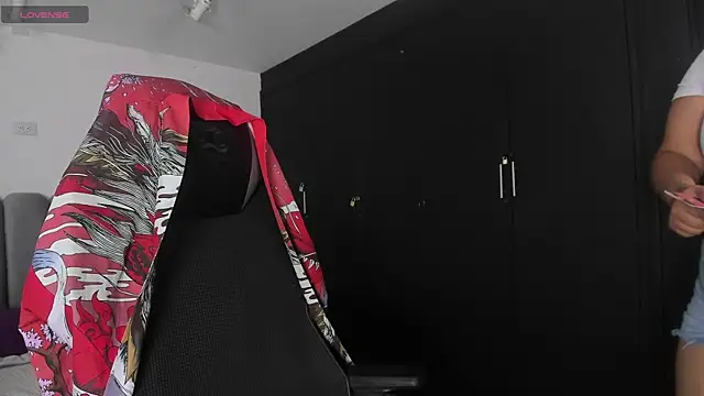 DarkReed  online show from 07-04-26, 01:48