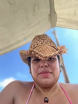 AliceStarshine online show from 12-16-25, 06:23