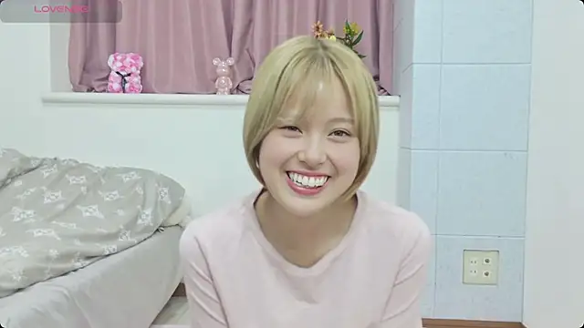 --momoka-- online show from 07-13-26, 02:11
