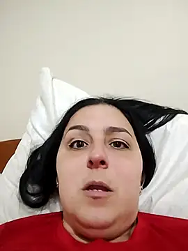 Snapshot of valeria1883 chatting on 07-11-26, 05:30 valeria1883 online show from 07-11-26, 05:30