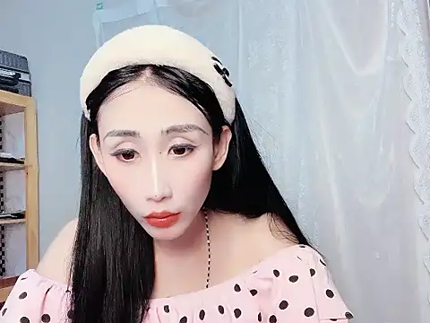 xiaoqq-01 online show from 07-13-26, 08:13