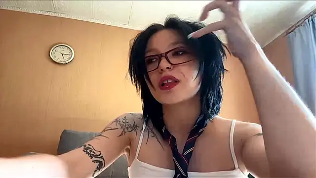 Snapshot of kriniavero chatting on 07-17-26, 02:14 kriniavero online show from 07-17-26, 02:14